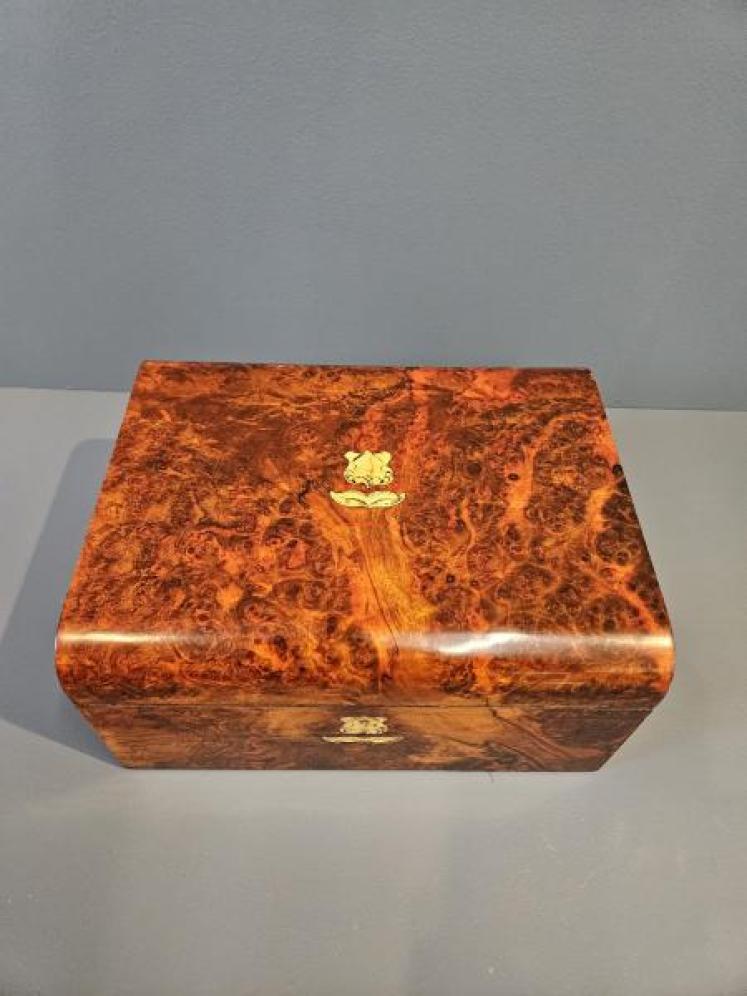 Victorian Burr Walnut Writing Slope - Image 2