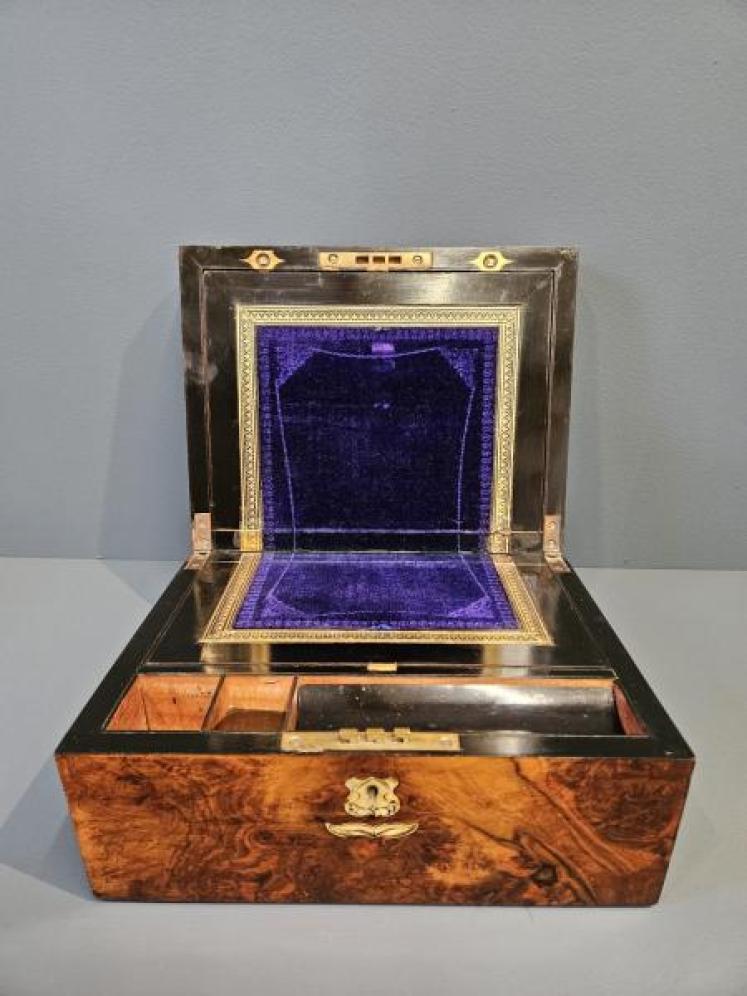 Victorian Burr Walnut Writing Slope - Image 5