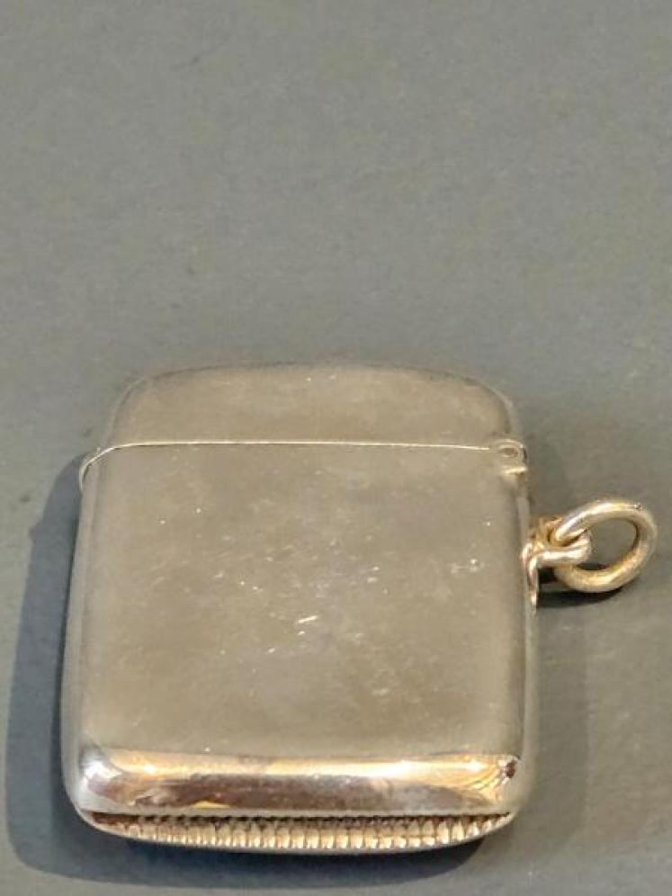 Silver and 9ct Gold Medallion Vesta Case - Image 6