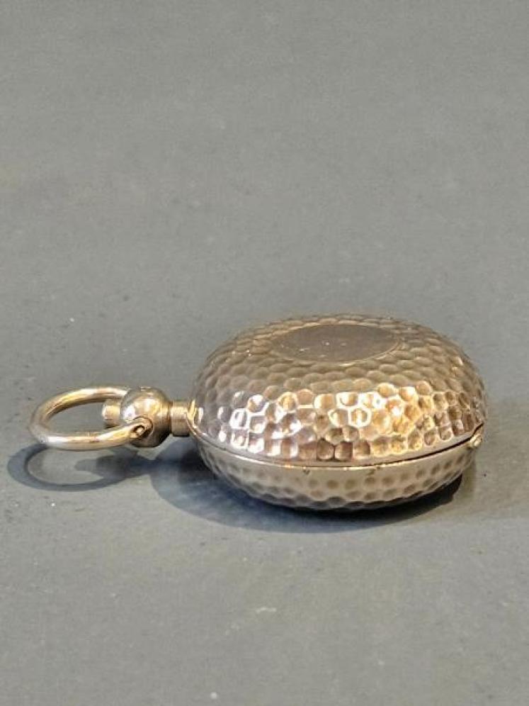 Victorian Planished Silver Sovereign Case - Image 2