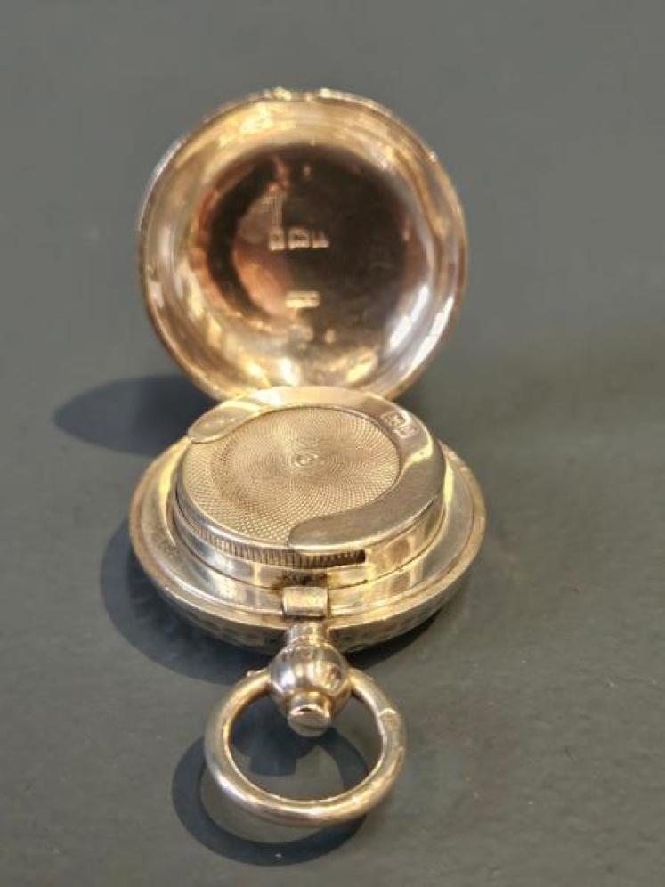 Victorian Planished Silver Sovereign Case - Image 6