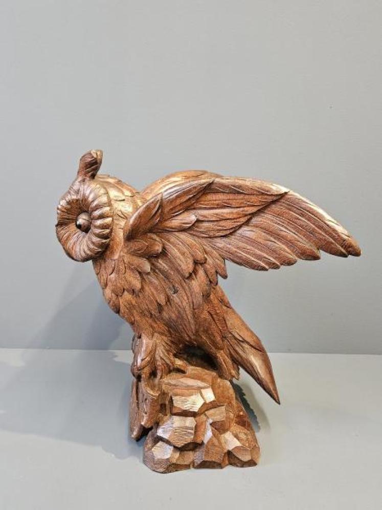 Large Victorian Carved Oak Long Eared Owl - Image 5