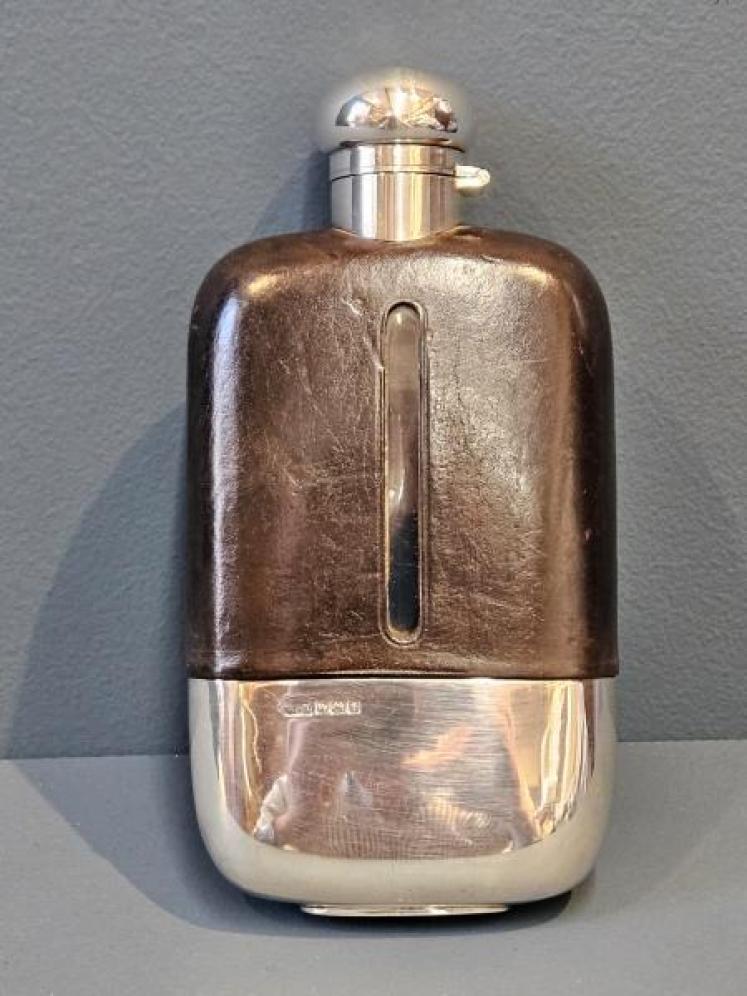 Walker & Hall 1/2 Pint Silver Hip Flask - Image 1
