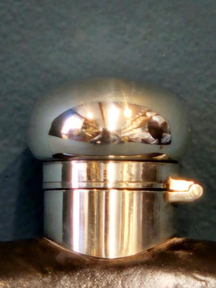 Walker & Hall 1/2 Pint Silver Hip Flask - Image 3