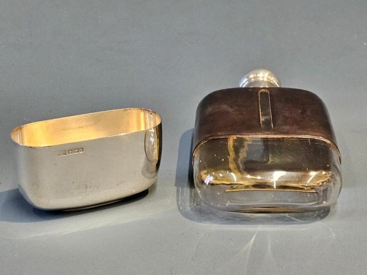 Walker & Hall 1/2 Pint Silver Hip Flask - Image 5