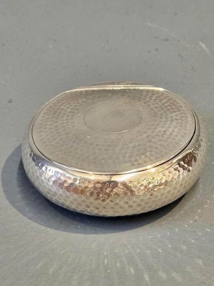 Large Planished Silver Tobacco Box - Image 1