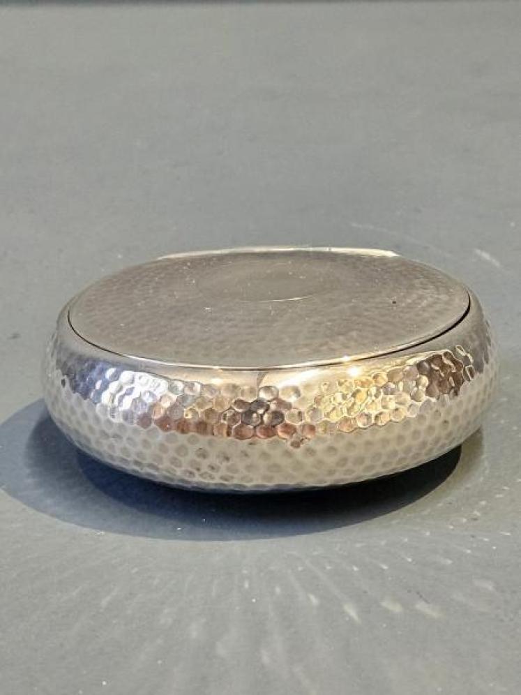 Large Planished Silver Tobacco Box - Image 2