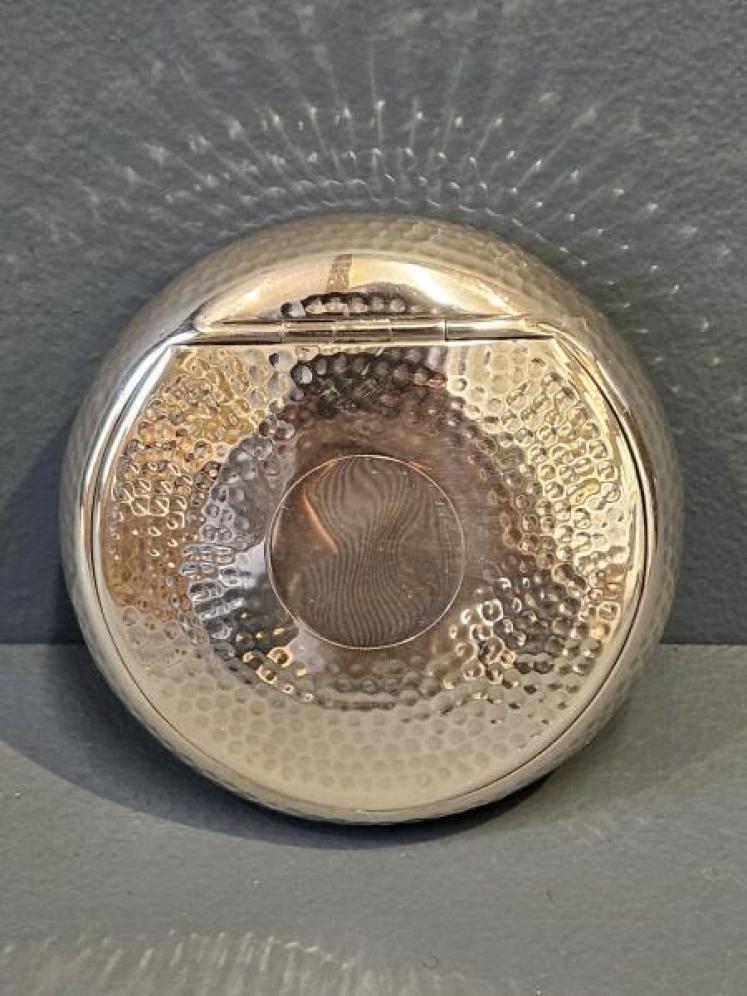 Large Planished Silver Tobacco Box - Image 6