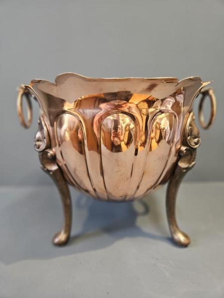 Quality Art Nouveau Copper Planter - Image 2