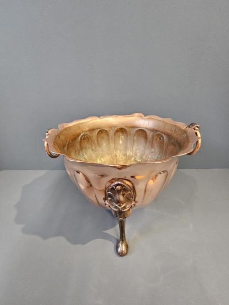 Quality Art Nouveau Copper Planter - Image 3