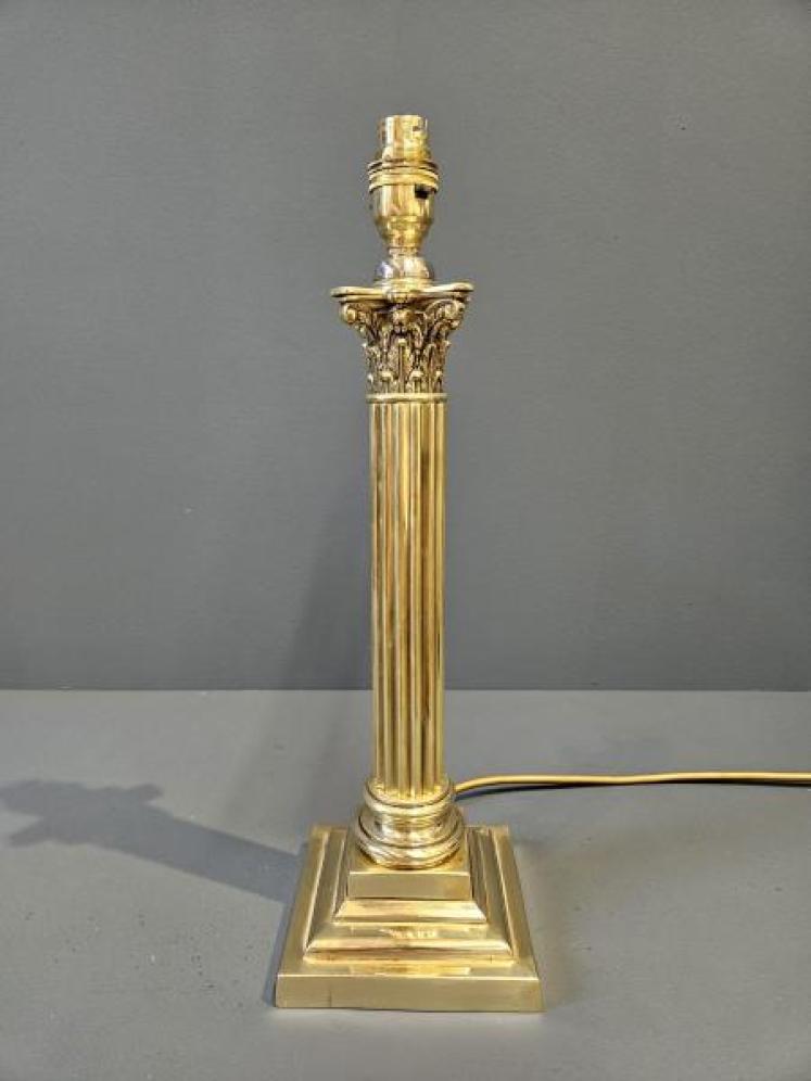 Edwardian Brass Corinthian Column Table Lamp - Image 3