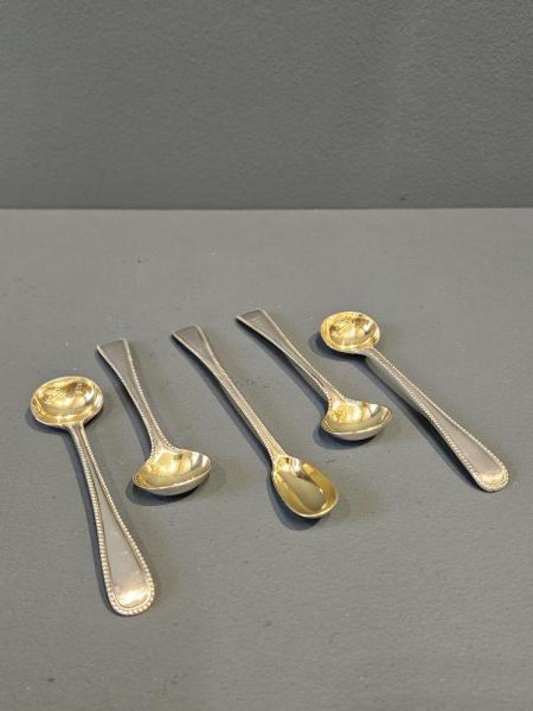 Set of Five Mid Victorian Silver Condiment Spoons - Image 2