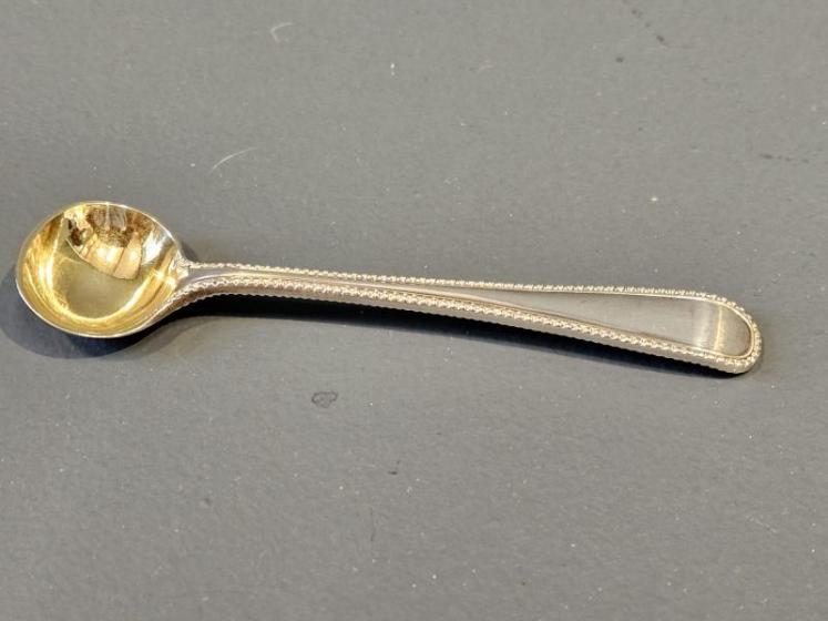 Set of Five Mid Victorian Silver Condiment Spoons - Image 3