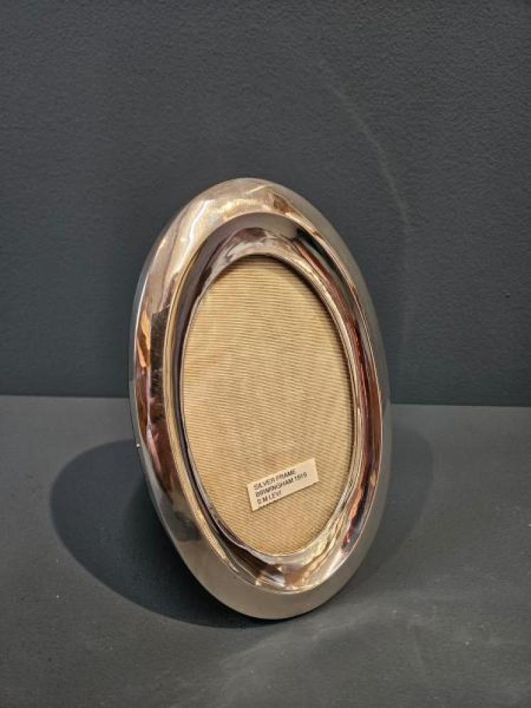 George V Oval Silver Photo Frame - Image 2