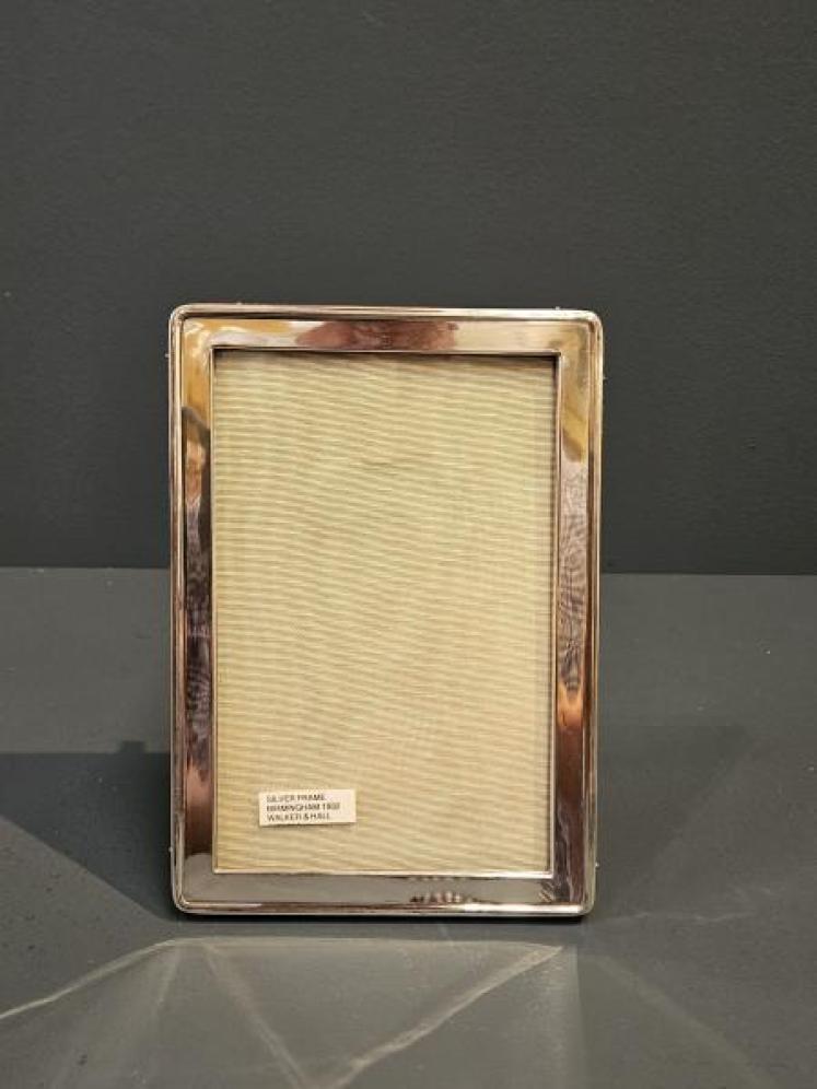 Walker & Hall Silver Photo Frame - Image 1