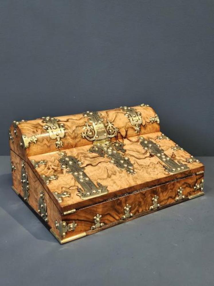 Outstanding Quality Victorian Walnut Writing Box - Image 1
