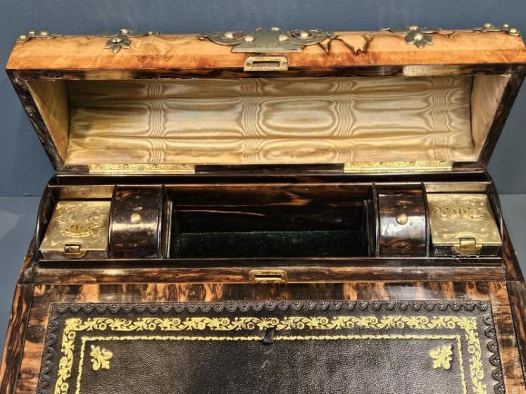 Outstanding Quality Victorian Walnut Writing Box - Image 4