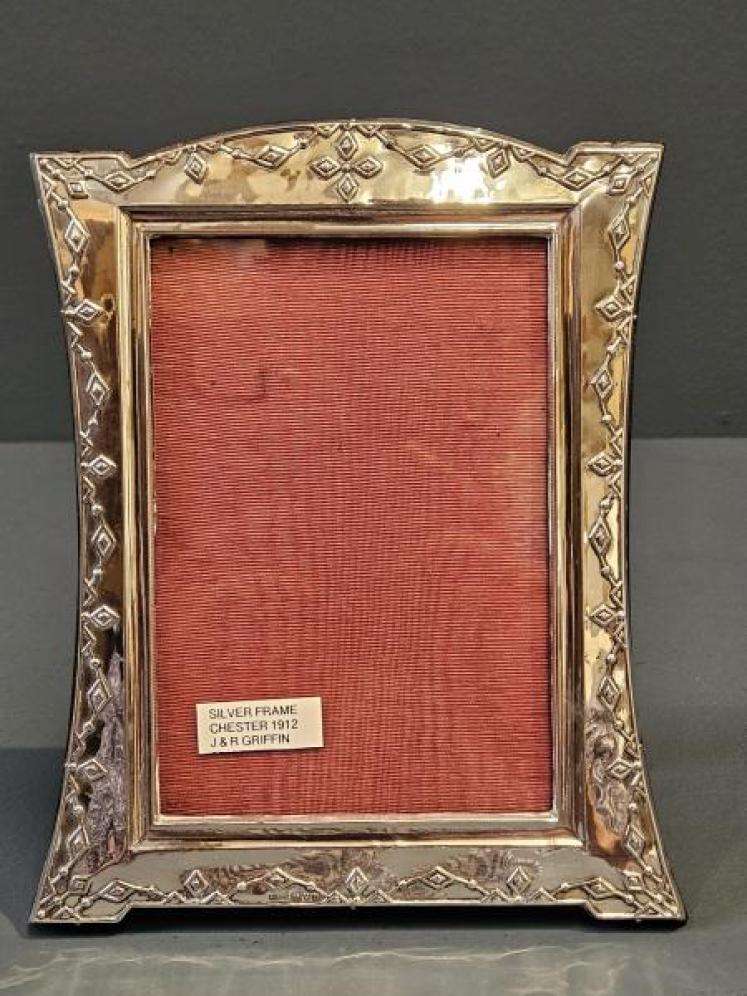 Embossed Chester Silver Photo Frame - Image 3