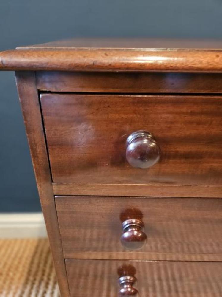 Very Small Early Victorian Mahogany Chest of Drawers - Image 2