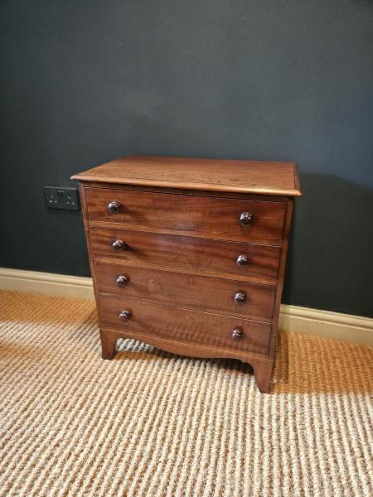 Very Small Early Victorian Mahogany Chest of Drawers - Image 5