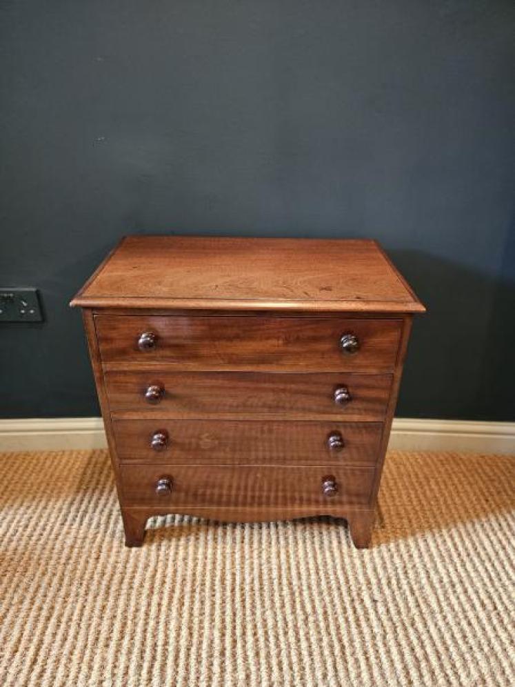Very Small Early Victorian Mahogany Chest of Drawers - Image 6