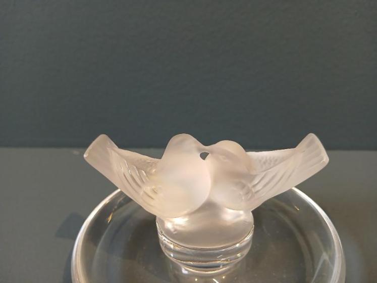 Lalique Kissing Doves Ring Tray - Image 2