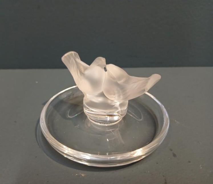 Lalique Kissing Doves Ring Tray - Image 3