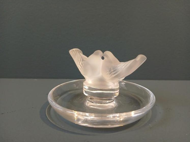 Lalique Kissing Doves Ring Tray - Image 5