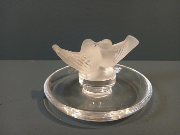 Lalique Kissing Doves Ring Tray - Image 6