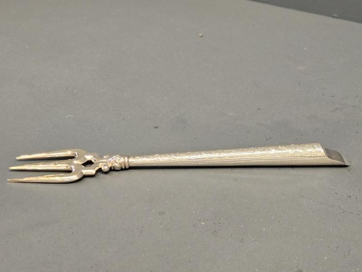 Rare Victorian Silver Toasting Fork - Image 4