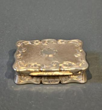 Large Early Victorian Silver Vinaigrette