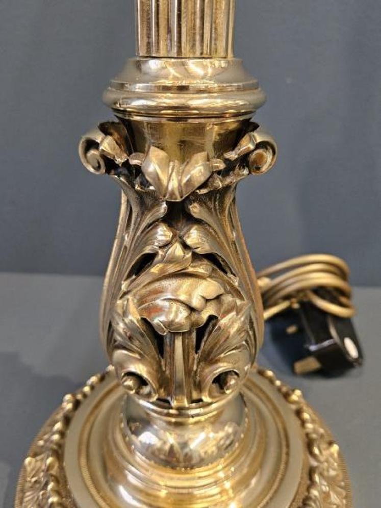 Superb Quality Victorian Cast Brass Table Lamp - Image 6