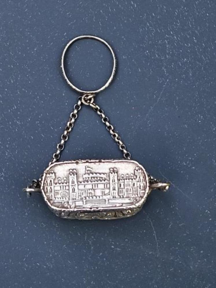 Rare Victorian Castle Top Reticule Vinaigrette - Image 1