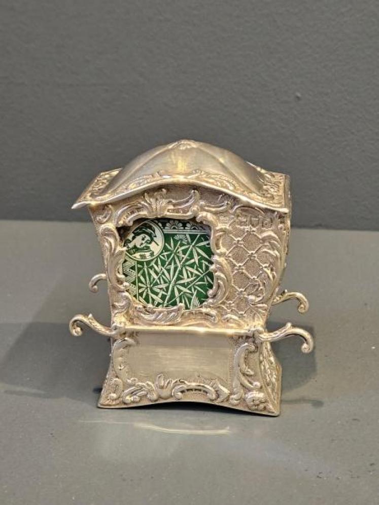 Unusual Victorian Silver Sedan Chair Card Case - Image 2