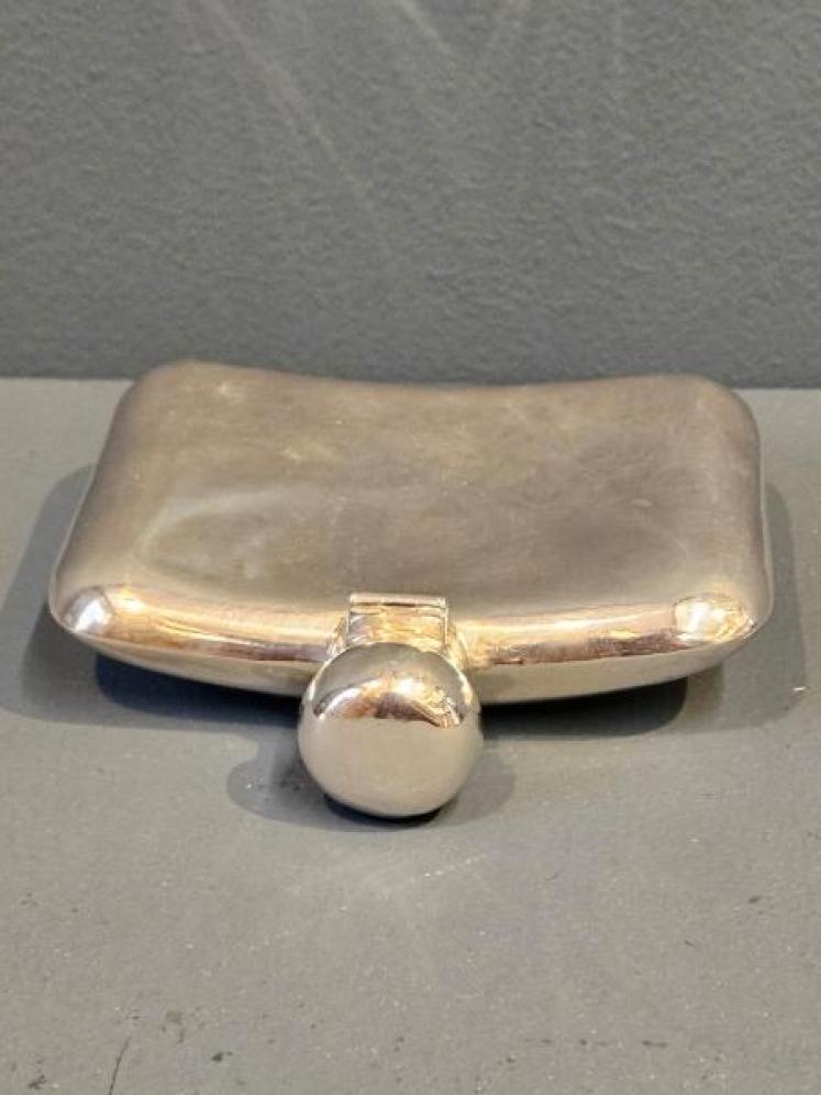 Edwardian Curved Silver Hip Flask  - Image 2