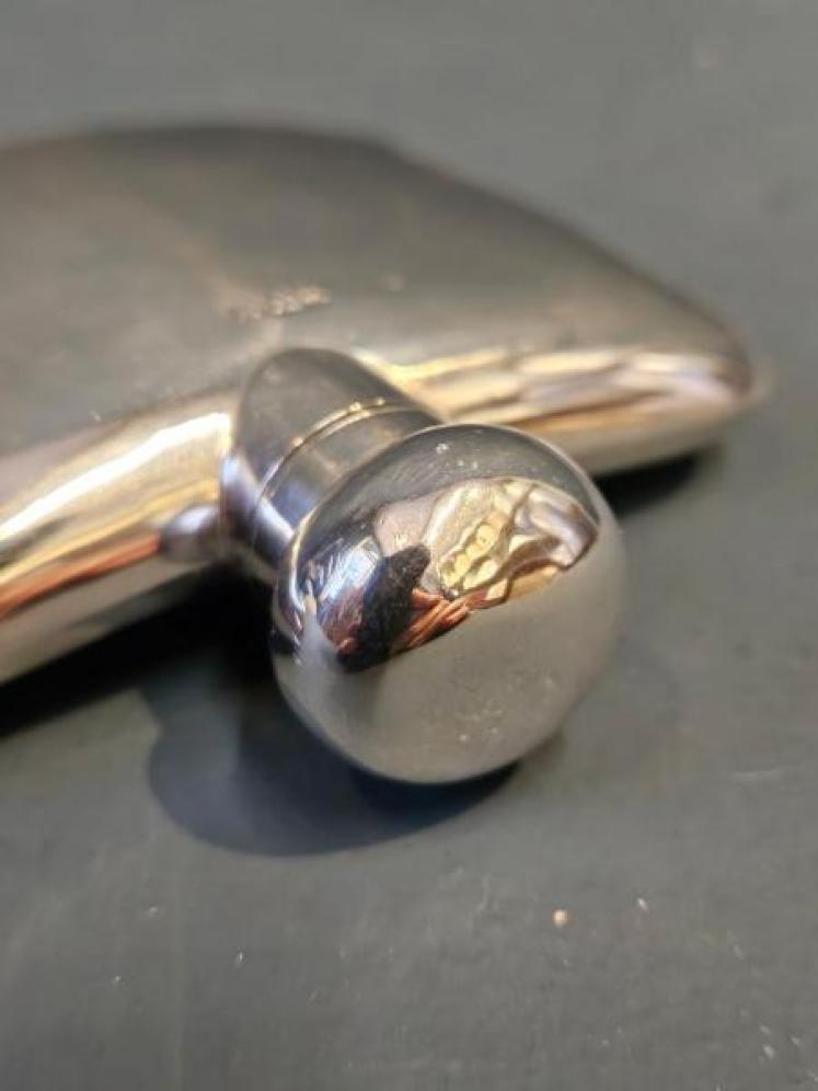 Edwardian Curved Silver Hip Flask  - Image 3
