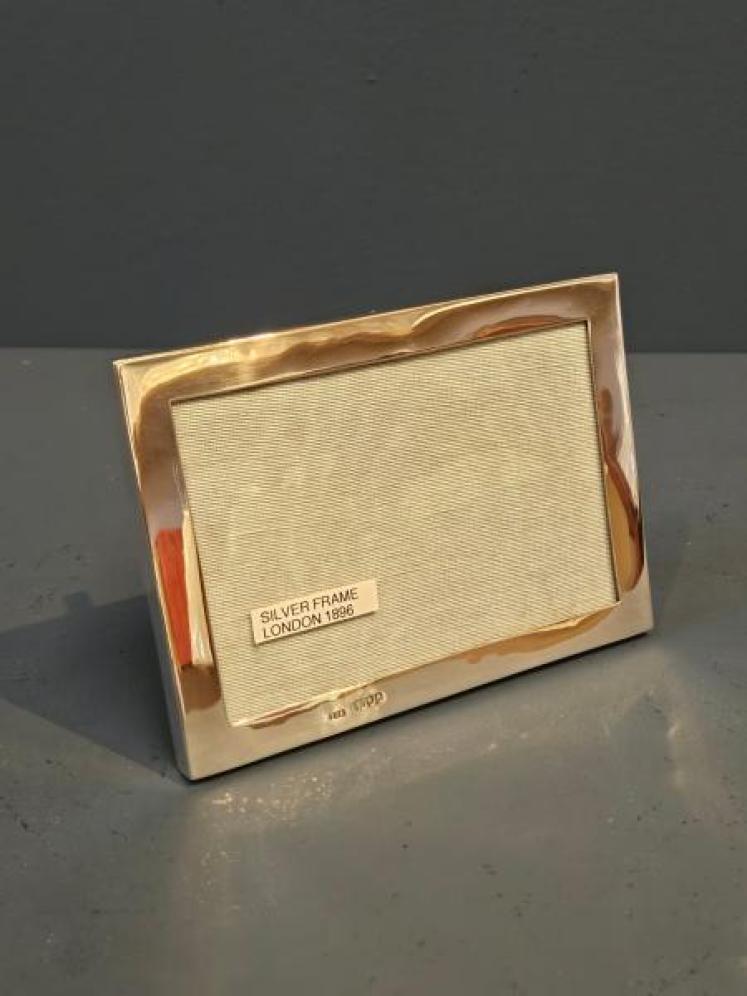 Victorian Polished Plain Silver Photo Frame  - Image 2