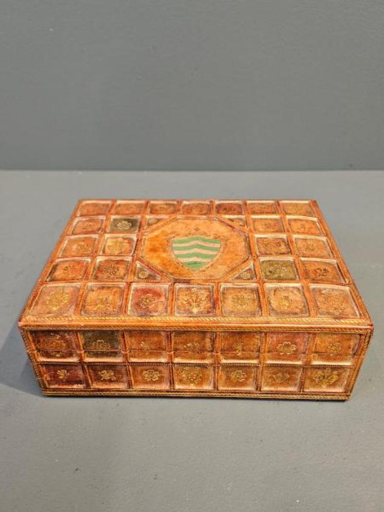 1920's Italian Embossed Leather Box - Image 3