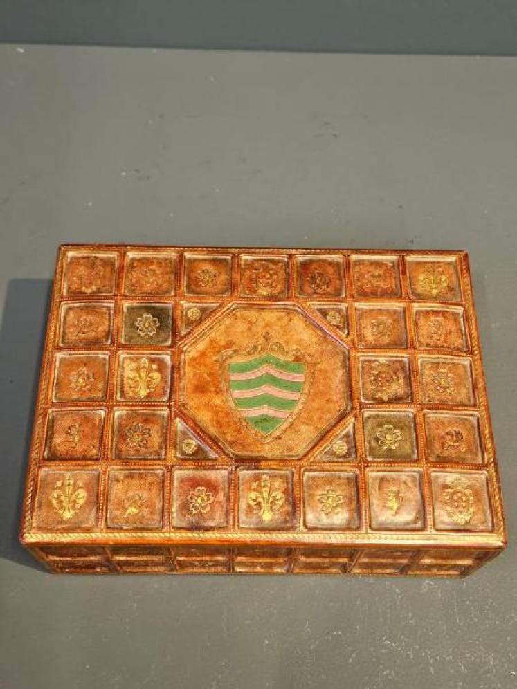 1920's Italian Embossed Leather Box - Image 4