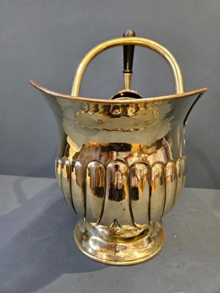Victorian Brass Coal Scuttle and Shovel  - Image 2