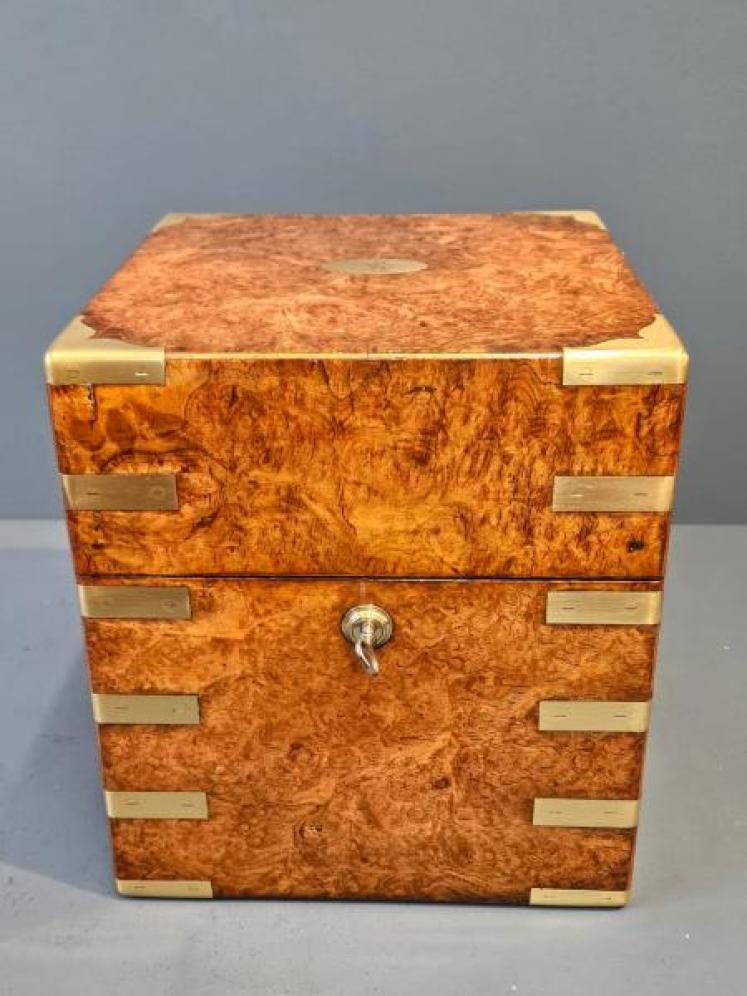 Immaculate Early Victorian Burr Walnut Tantalus Box - Image 6