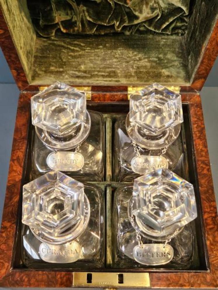 Immaculate Early Victorian Burr Walnut Tantalus Box - Image 7