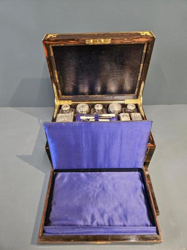 Superb Early Victorian Coromandel and Silver Travel Box - Image 4