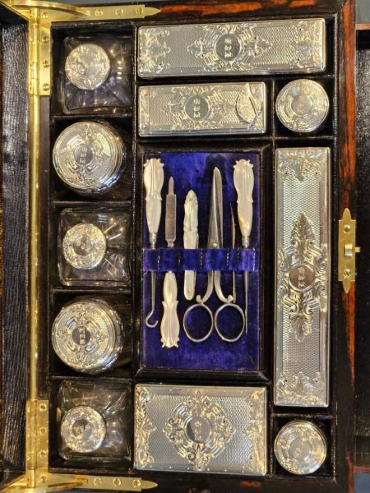 Superb Early Victorian Coromandel and Silver Travel Box - Image 5