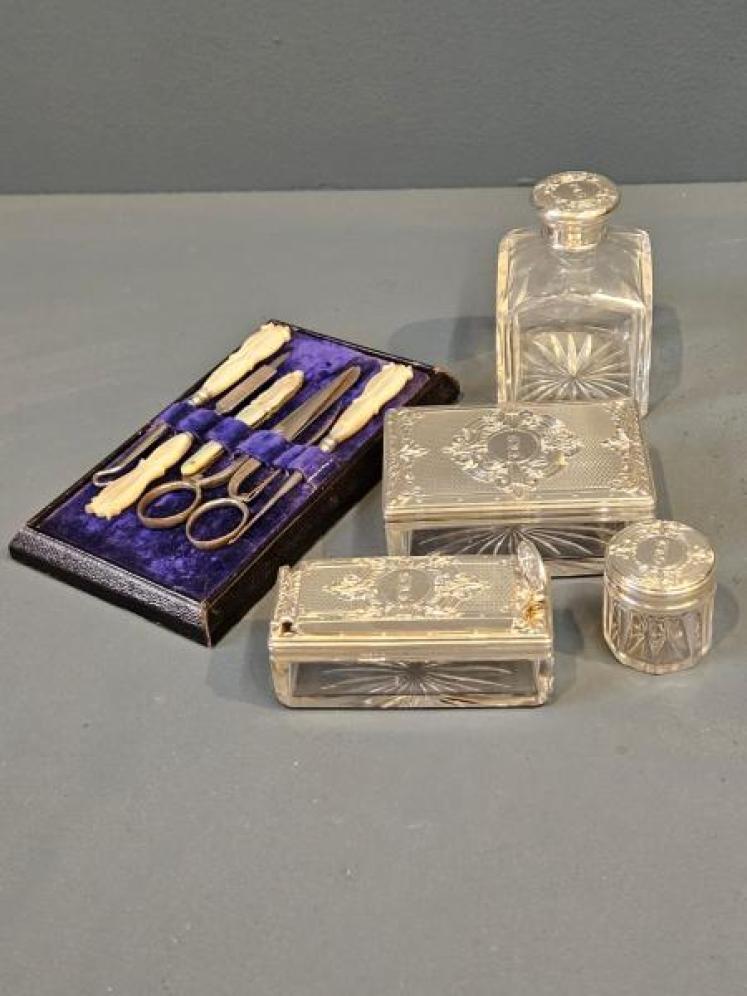 Superb Early Victorian Coromandel and Silver Travel Box - Image 6