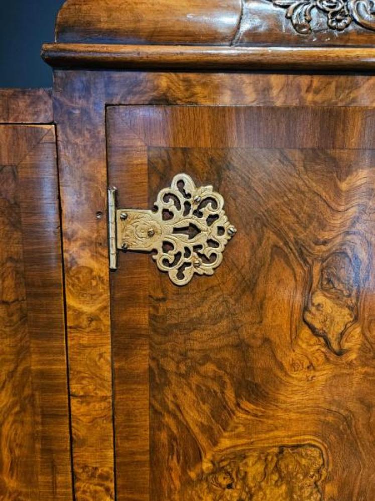 1920's Burr Walnut Cocktail Cabinet - Image 4