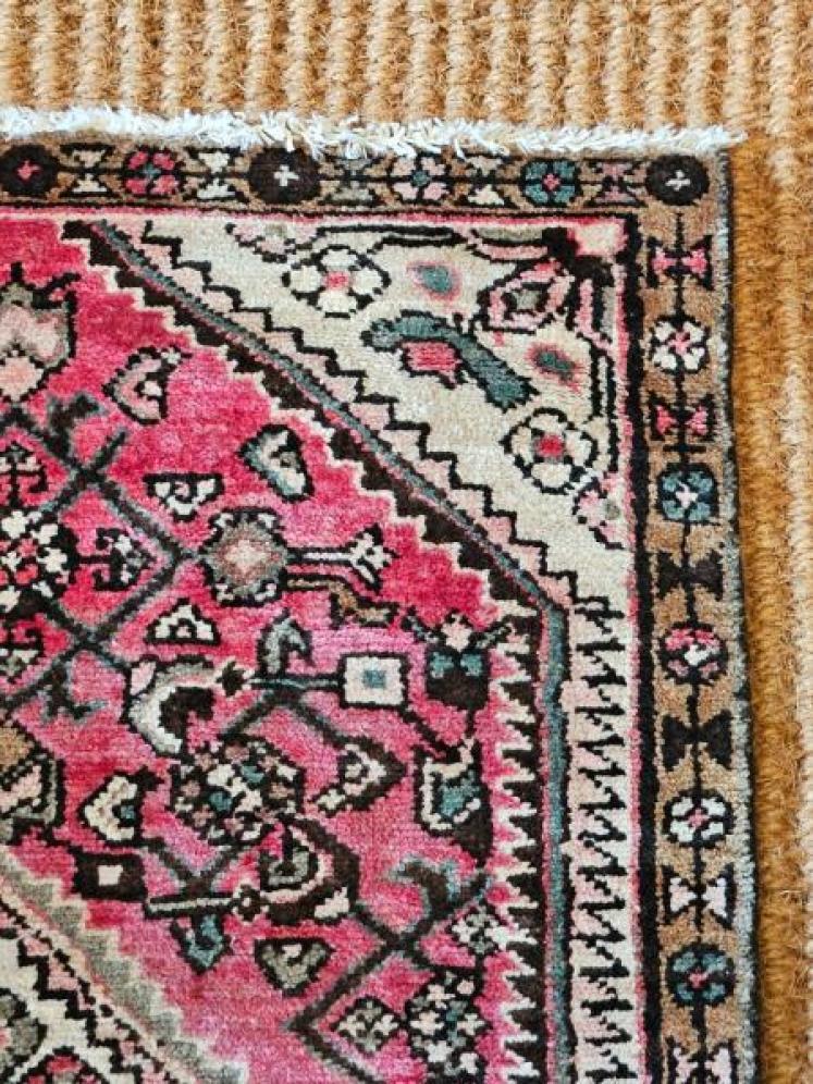 Persian Pure Wool Rug with Dark Pink Ground  - Image 3