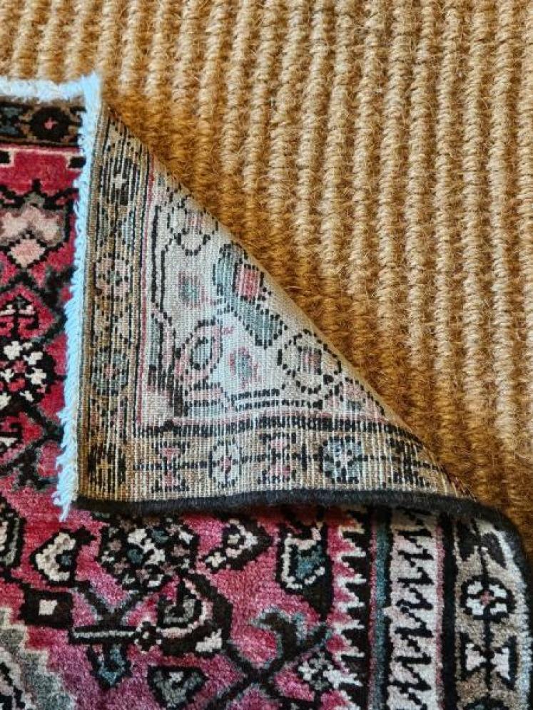 Persian Pure Wool Rug with Dark Pink Ground  - Image 5