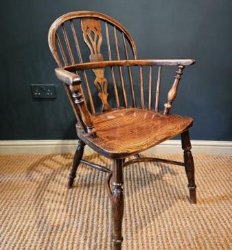 Yew Wood Low Back Windsor Chair 