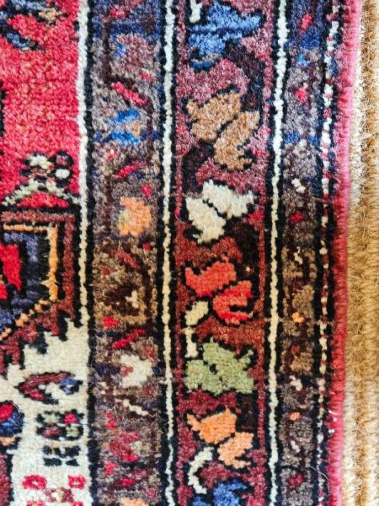 Superb Persian Pure Wool Rug  - Image 5